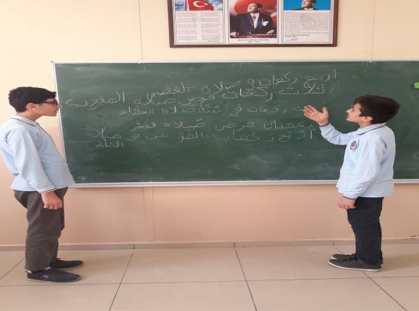 Öğrencilerimiz Arapça Pratiği Yapıyor