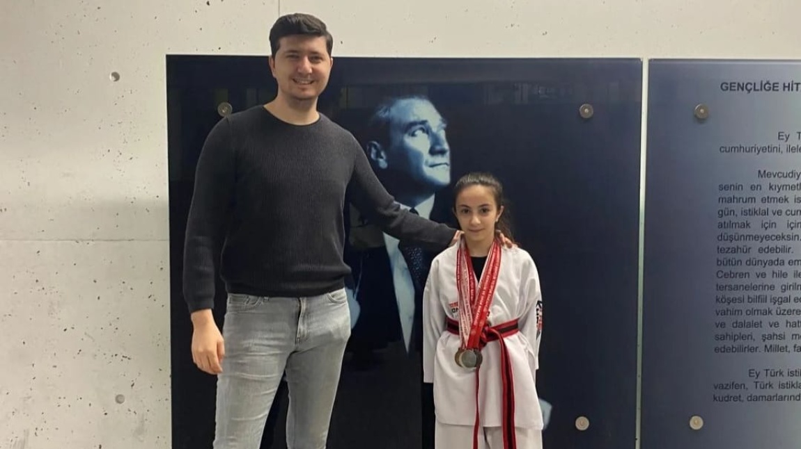  Okullararası Taekwondo Yarışmasında Şampiyonluk Aldık